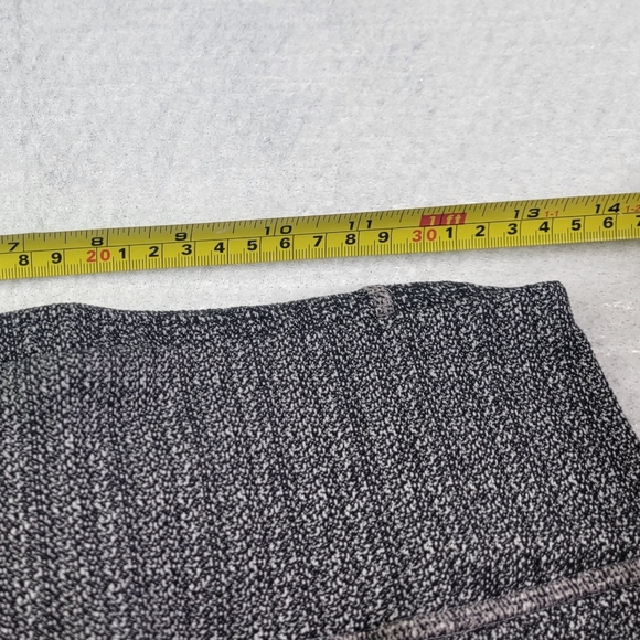 Athleta Gray Pull On Zip Pockets Activewear Capri Leggings Pants Size Medium - Picture 5 of 8